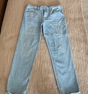 Abercrombie Women’s Mid-rise Straight Jeans thumbnail 1