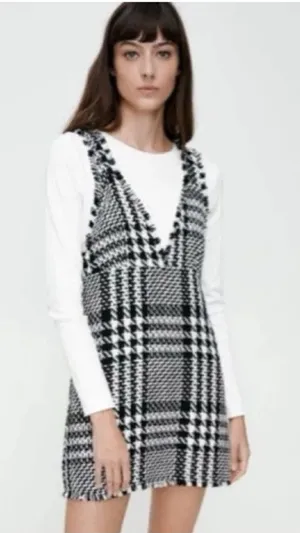 NEW Zara Black White Textured Houndstooth Tweed Pinafore Apron Mini Dress M thumbnail 1