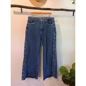 Old Navy Extra High Rise Wide Leg Denim Secret Pockets Jeans Size 12 thumbnail 2