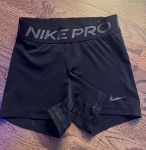 Nike Pros Black thumbnail 1