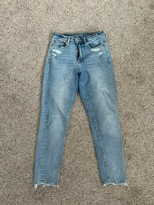 American Eagle Outfitters Mom Jean thumbnail 1