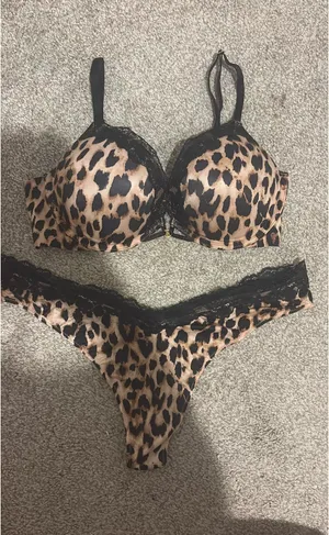Victoria's Secret Leppard Set thumbnail 1
