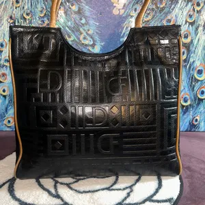 Due Fratelli Black With Tan Accented Leather Shoulder Tote Bag thumbnail 5