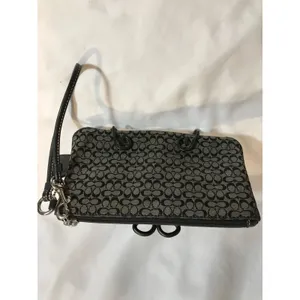 Coach Soho Signature C Monogram Buckle Black Canvas Wristlet EUC thumbnail 2