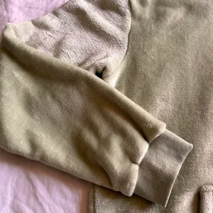 Free Haven hoodie size L  thumbnail 5