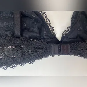 Victoria's Secret Black Lace Underwire‎ Bra Size M thumbnail 4