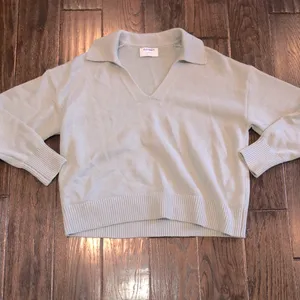 Old navy green knit sweater size medium thumbnail 2