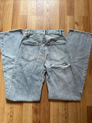 Pacsun 90s Boyfriend Distressed Light Wash Jeans thumbnail 2