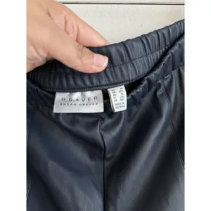 Susan Graver Women's Faux Leather Wide-Leg Crop Pants Dark Navy Size 1X Stretch‎ thumbnail 5
