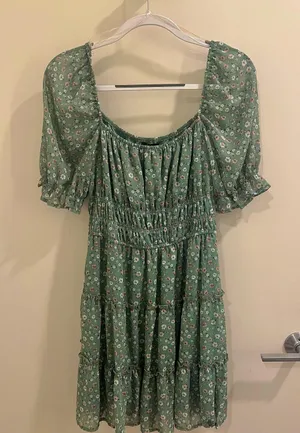 Trixxi Green Floral Dress thumbnail 1