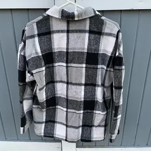 UNISHE Black‎ and White Plaid Fleece Shacket Black Size M thumbnail 2