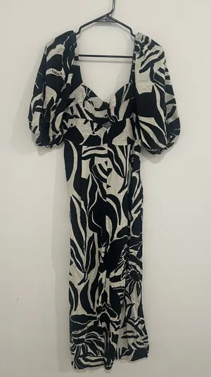 Farm Rio Black & Cream Printed Puff-Sleeve Jumpsuit Size M thumbnail 1
