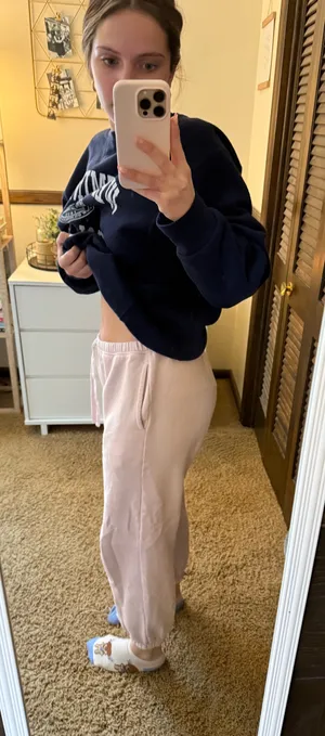 Hollister pink sweatpants thumbnail 1