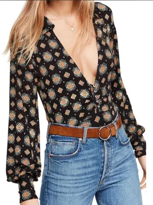 Free People Sydney’s Printed Top size Medium retro, geometric print. thumbnail 1