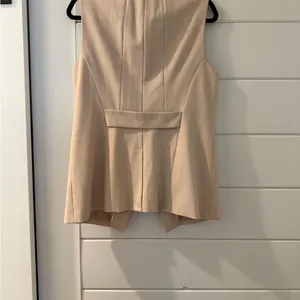 White House Black Market Tailored Sleeveless Vest in Light Beige NWT thumbnail 5