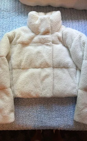 Love Tree Fluffy Cropped Jacket thumbnail 1