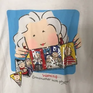 Best Fruit of‎ the Loom Women's Vintage Warning Grandmother with Photos White L thumbnail 4