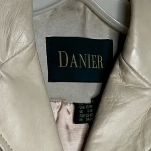 Danier‎ Leather Blazer Size XS thumbnail 7