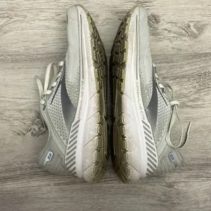 Brooks Gray & White Adrenaline GTS 22 Supportive Running Shoe Women's Size 8.5 thumbnail 4