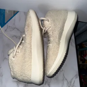 Allbirds Wool Runner-Up Mizzle Women‎ 8 Cream Fluffy Merino Mid Top Sneakers thumbnail 7