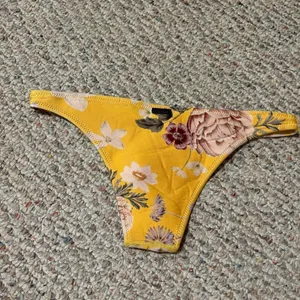 TRIANGL Fiore Giallo swimwear floral neoprene Bikini Swim Bottoms- Size Small thumbnail 2
