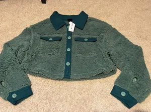 PacSun Green button down long sleeve cropped fleece jacket never worn thumbnail 3