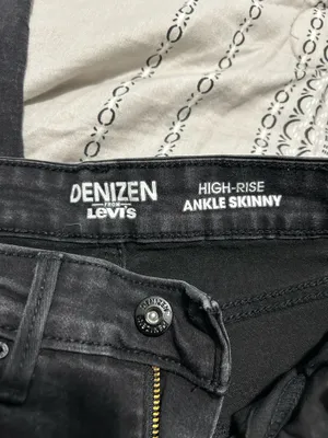 Levi’s Women’s Black Skinny Jeans - High Rise Ankle thumbnail 3