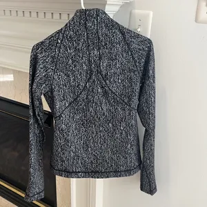 lululemon jacket size 6 thumbnail 9