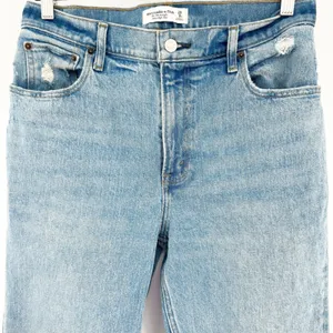 Abercrombie & Fitch The 90s Straight Ultra High Rise Distressed Ripped Jeans‎ 29 thumbnail 2