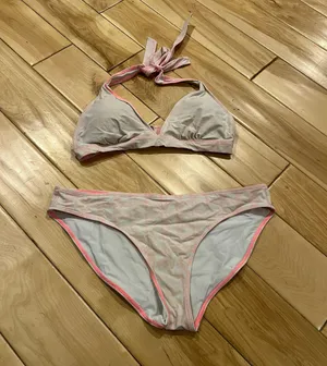 Vineyard Vines Swimsuit thumbnail 1