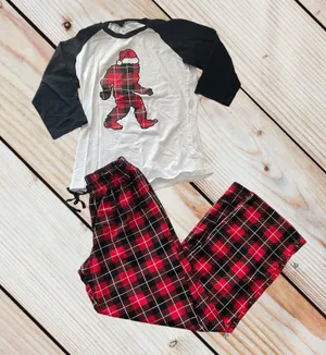 Sasquatch Christmas Themed Pajamas Red Size M thumbnail 1