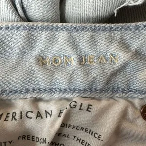 American Eagle Outfitters Mom Jeans Ripped High Waist Size 8 Short thumbnail 9