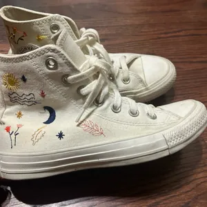 all star high tops trainers with embroidered details thumbnail 2