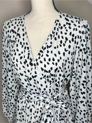 Petal & Pup Hyde Cheetah Tie Waist V-Neck Long Sleeve Maxi Dress 6 White Black thumbnail 4