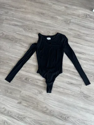 superdown Yesenia Twist Bodysuit in Black thumbnail 2