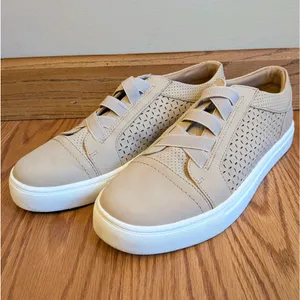 DV by Dolce Vita Women Sz 7 Amino Sneaker Slip On Minimalist Clean Girl Preppy thumbnail 3