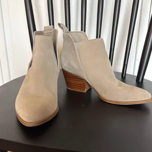 Dolce Vita Daine tan suede pull on booties size 6 thumbnail 9