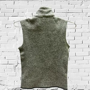Patagonia Women’s Heather Gray Fleece Vest Size L thumbnail 4