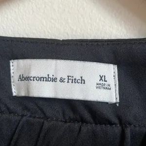 Abercrombie & Fitch high waisted dress pants with attached satin belt tie thumbnail 2