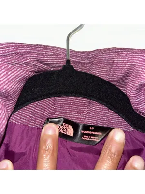 Women’s North Face Small Quilted Maroon Vest Small thumbnail 2