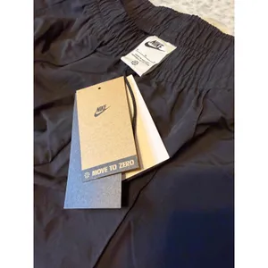 Nike Women's Black Move to‎ Zero UPF 40 Wide Leg Athletic Pants Size M NET MR thumbnail 6