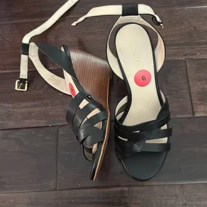 Cole‎ Haan black strappy wedge heels size 6 thumbnail 2
