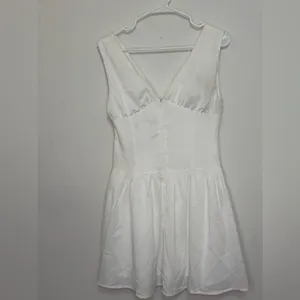 Princess Polly Kiser White women’s size US6 Mini Dress Deep V Fit Flare NWT(E15) thumbnail 3