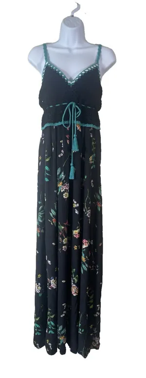 Willow & Clay Floral Crochet Top Maxi Dress, V-neck Spaghetti straps, Size M‎ thumbnail 1