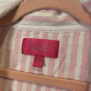 Victoria’s Secret Pink Glittery Stripe Long Sleeve‎ Sleep Top Pink Label thumbnail 3