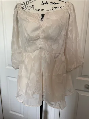 BloomChic Cream Floral Textured Peasant Blouse thumbnail 1