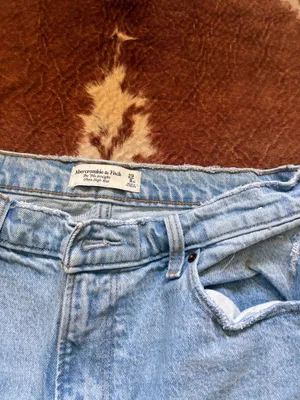 Abercrombie and Fitch the 90's Straight ultra high rise jeans size 29/8 XS thumbnail 3