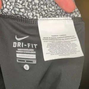 Nike Dri-Fit Women’s Black Athletic Shorts Size S thumbnail 4