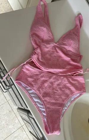 2 Piece Swimsuit Pink thumbnail 4