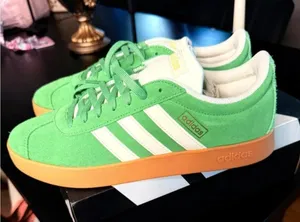 Adidas VL Court 2.0 Green Suede Gum Sole Sneakers Women’s 10 Men’s 9 NWT thumbnail 1